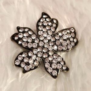 Rhinestone Floral Design Brooch